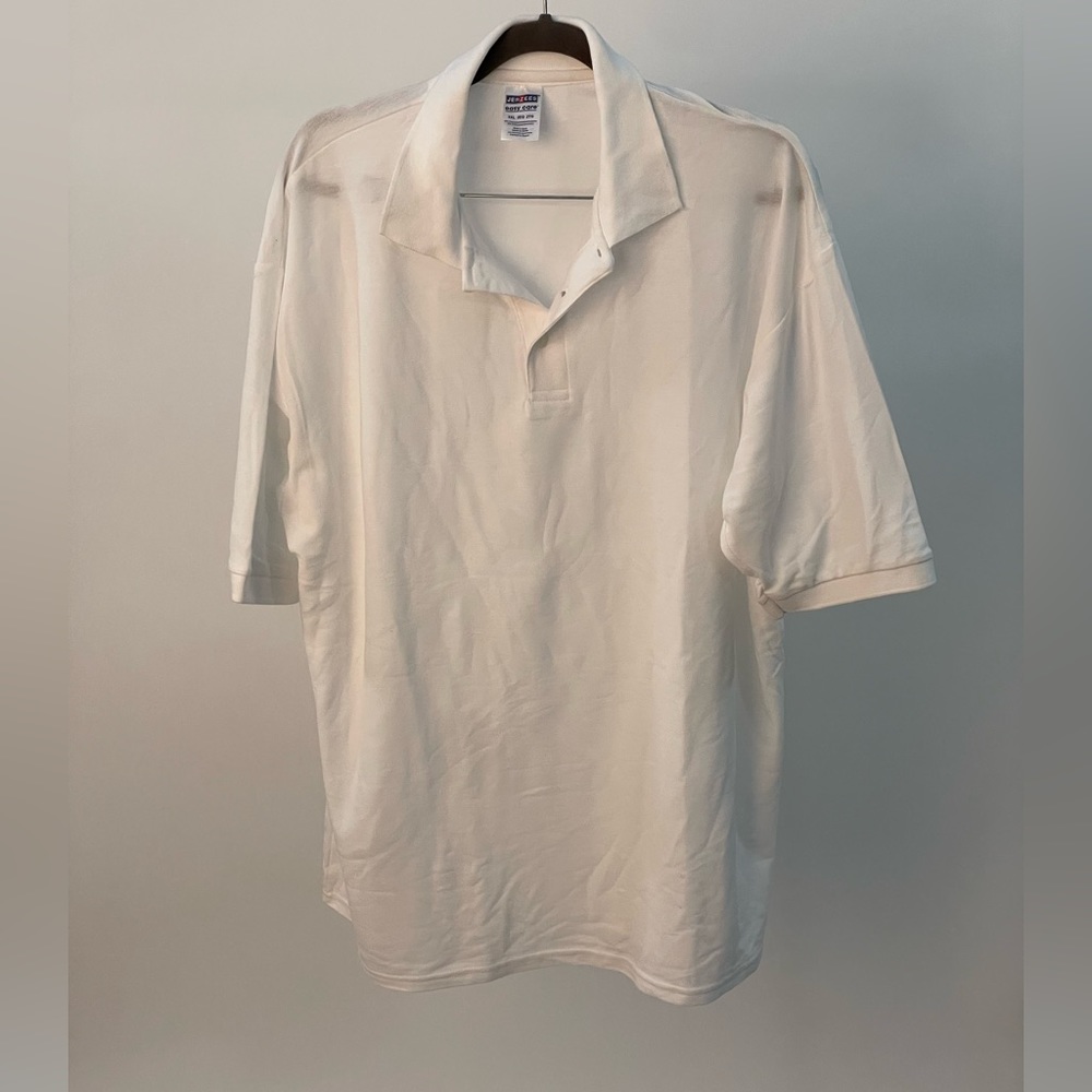 White Jerzees Polo Size 2XL new without tags. Never worn.